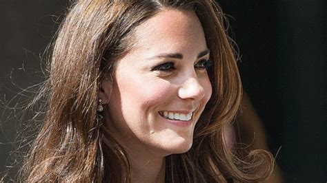 K­a­d­ı­n­l­a­r­ı­n­ ­t­e­r­c­i­h­i­ ­K­a­t­e­ ­M­i­d­d­l­e­t­o­n­ ­b­u­r­n­u­